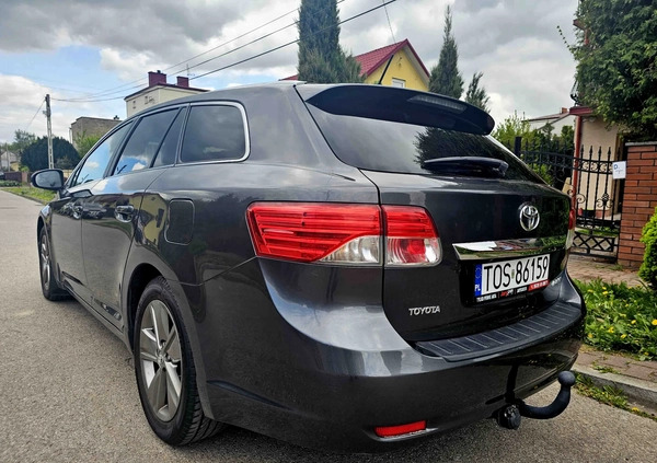 Toyota Avensis cena 46999 przebieg: 228000, rok produkcji 2014 z Ozimek małe 352